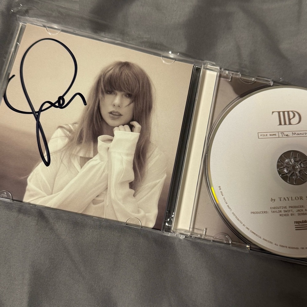 Taylor Swift - Signed TTPD CD